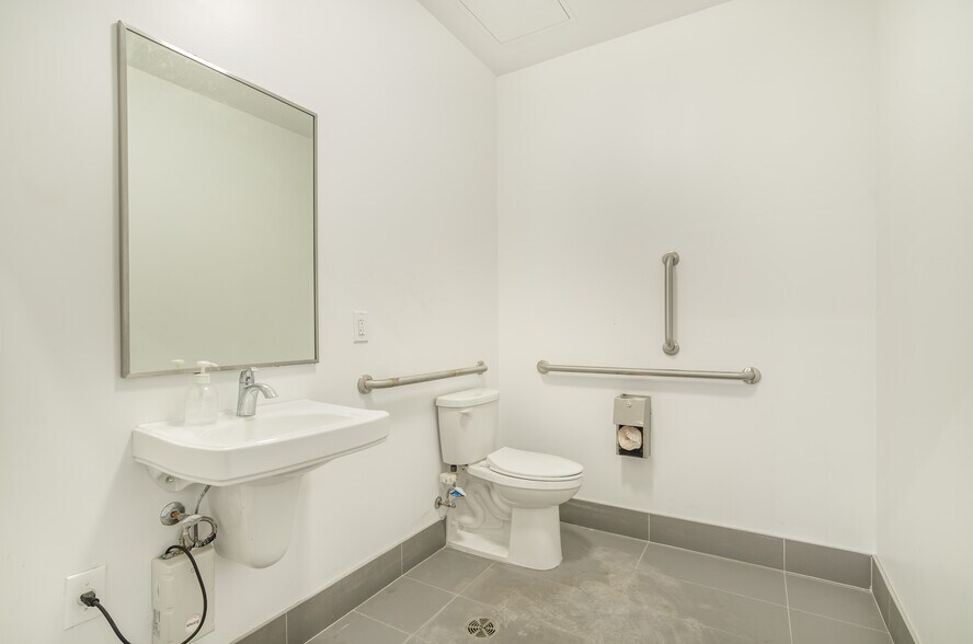 More Photos Of 1921 Atlantic Ave, Brooklyn Apartments For Lease