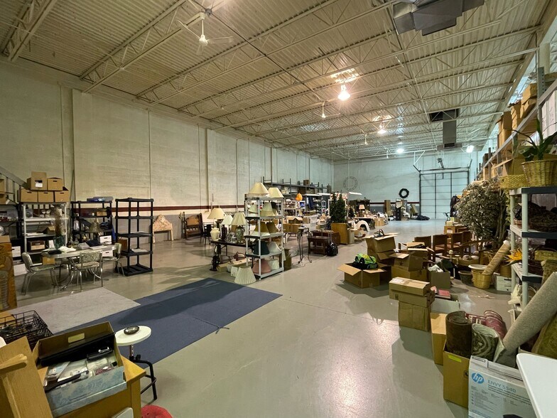 More Photos Of 37680 Mound Rd, Sterling Heights Warehouse For Lease