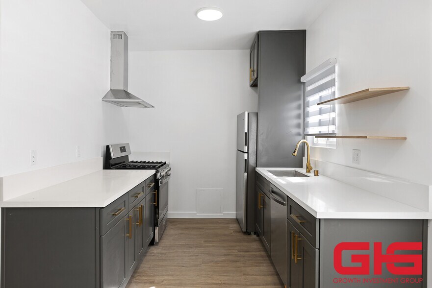 More Photos Of 1063 Justin Ave, Glendale Apartments For Sale