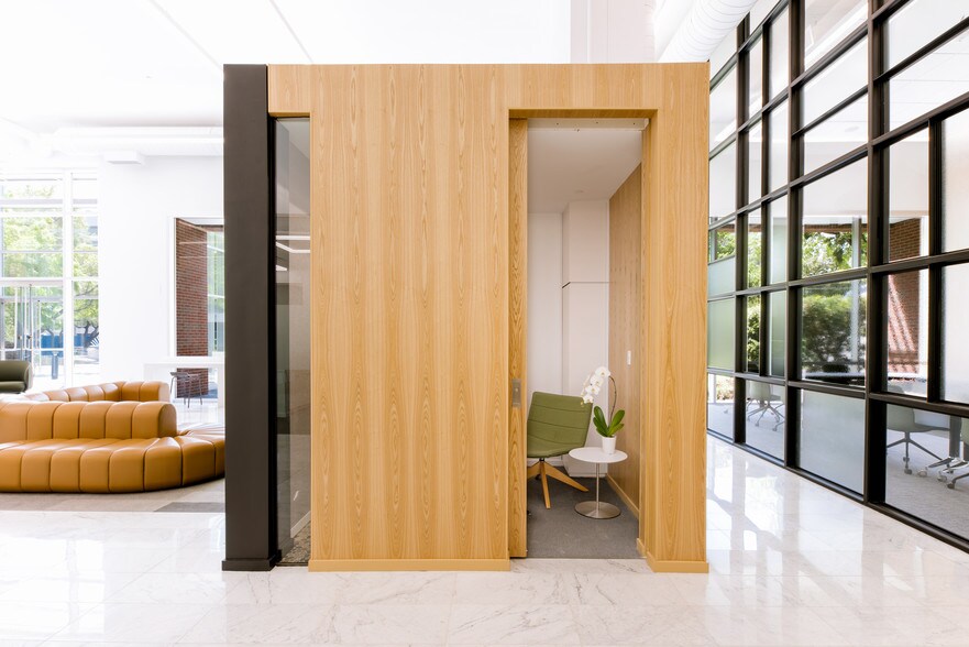 More Photos Of 3710 Rawlins St, Dallas Office For Lease