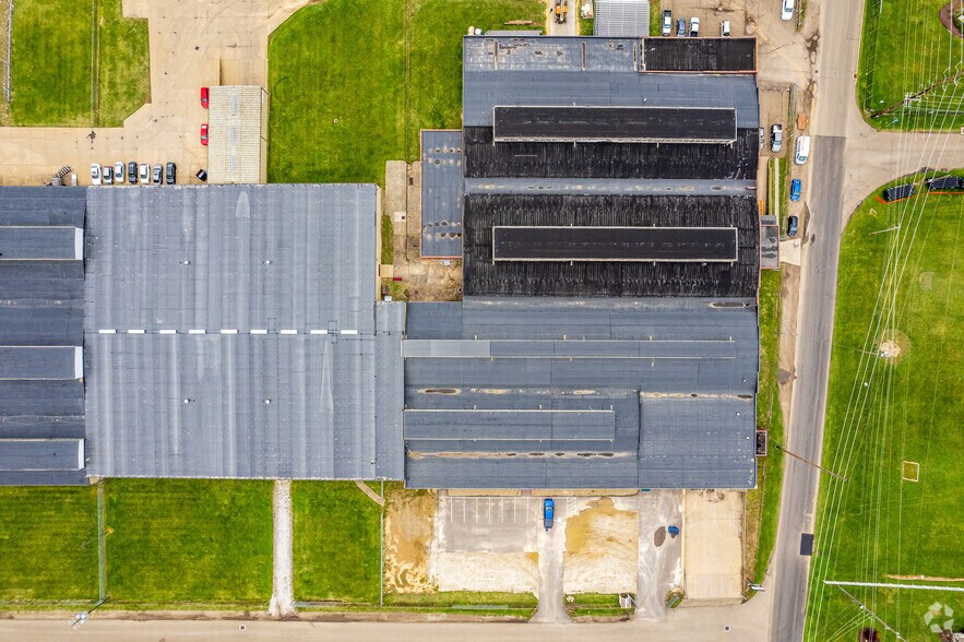 More Photos Of 815 Oberlin Ave SW, Massillon Warehouse For Lease