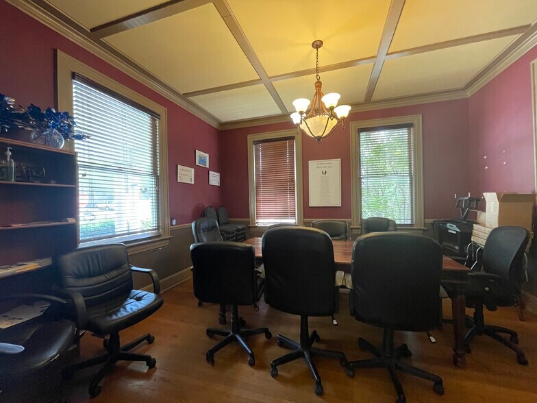 More Photos Of 2300 10th Ct, Birmingham Office Residential For Sale