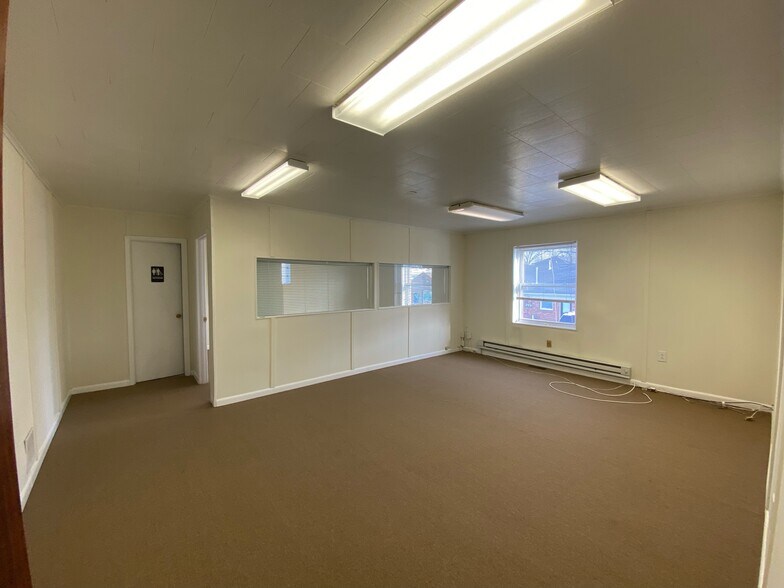 More Photos Of 60-90 N 1st St, Zionsville Medical For Lease