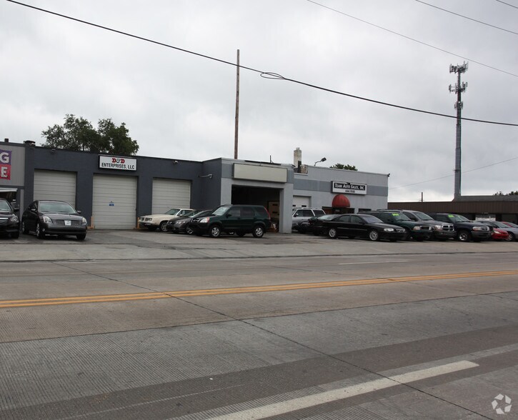 More Photos Of 7953 Wornall Rd, Kansas City Auto Repair For Sale