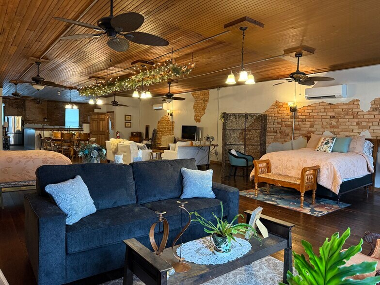 More Photos Of 132 S Main St, Woodruff Storefront Retail Office For Sale