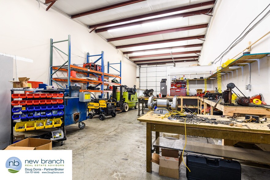 More Photos Of 5630-5638 Harrisburg Industrial Par Dr, Harrisburg Warehouse For Lease