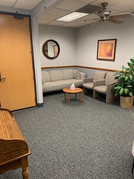 More Photos Of 1015 Chestnut Ave, Carlsbad Office For Sale