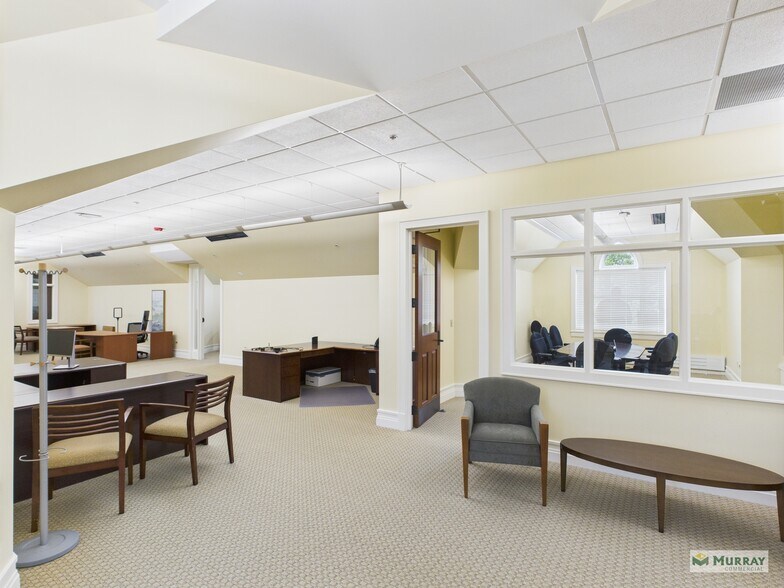 More Photos Of 411 W Main St, St Charles Loft Creative Space For Lease