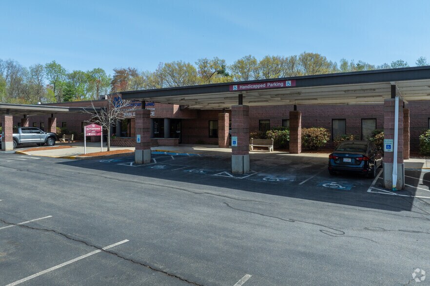 More Photos Of 122 Marshall Rd, Lowell Medical For Sale