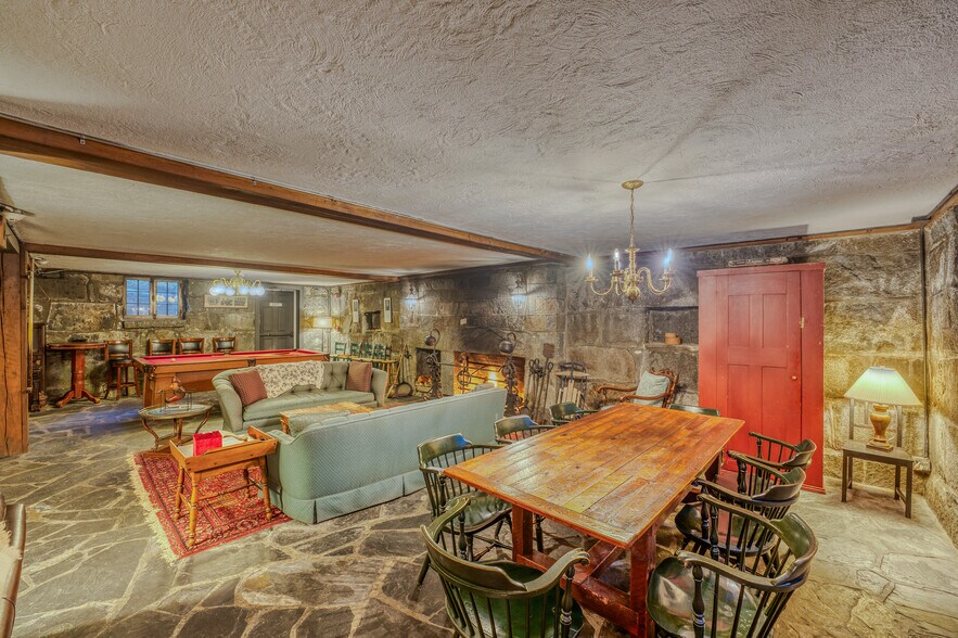 More Photos Of 80 Guider Ln, Bethlehem Hotel For Sale