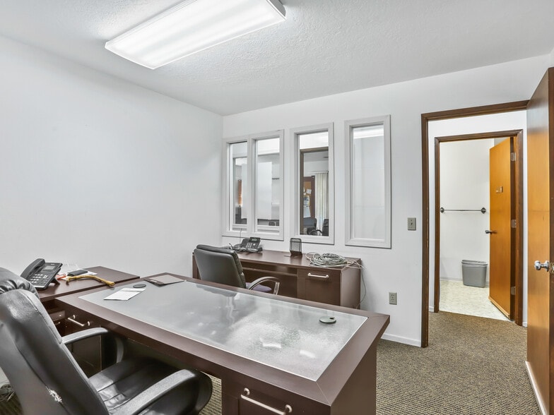 More Photos Of 4320 SW 110th St, Beaverton Office For Sale