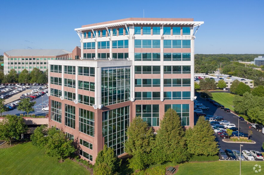 More Photos Of 3333 Warrenville Rd, Lisle Office For Lease