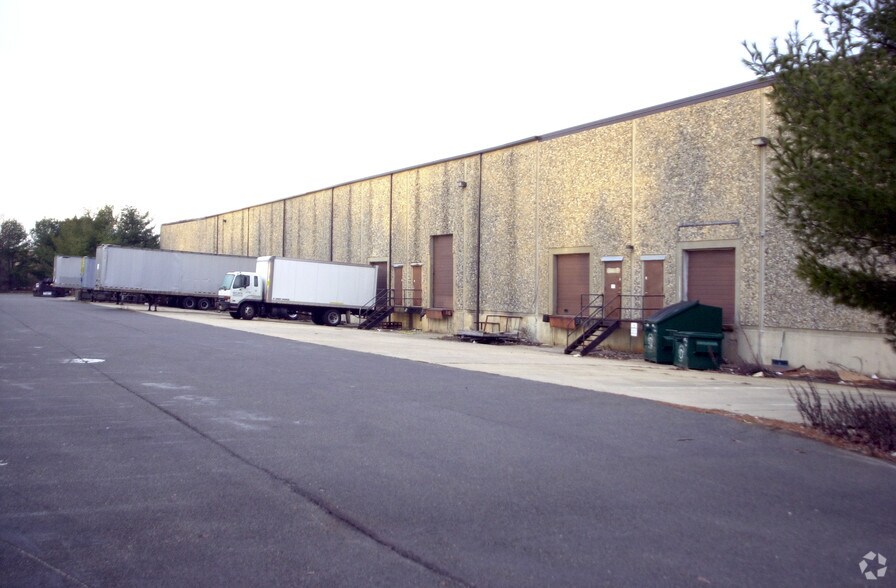More Photos Of 88 Vanderveer Rd, Freehold Warehouse For Lease