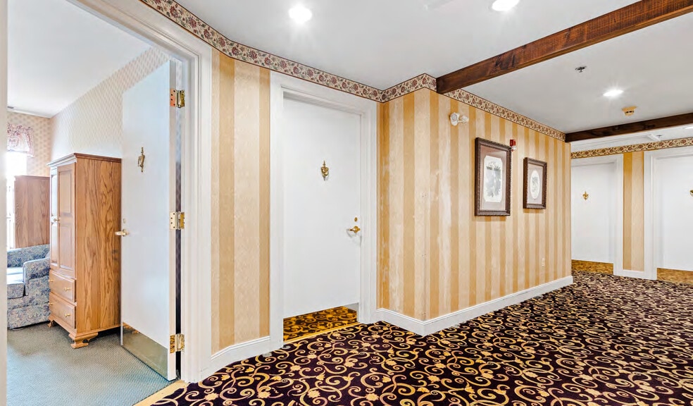 More Photos Of 14707 S Cheshire St, Burton Hotel For Sale