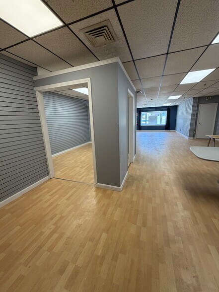 More Photos Of 1794 Bridge St, Dracut Storefront For Sale