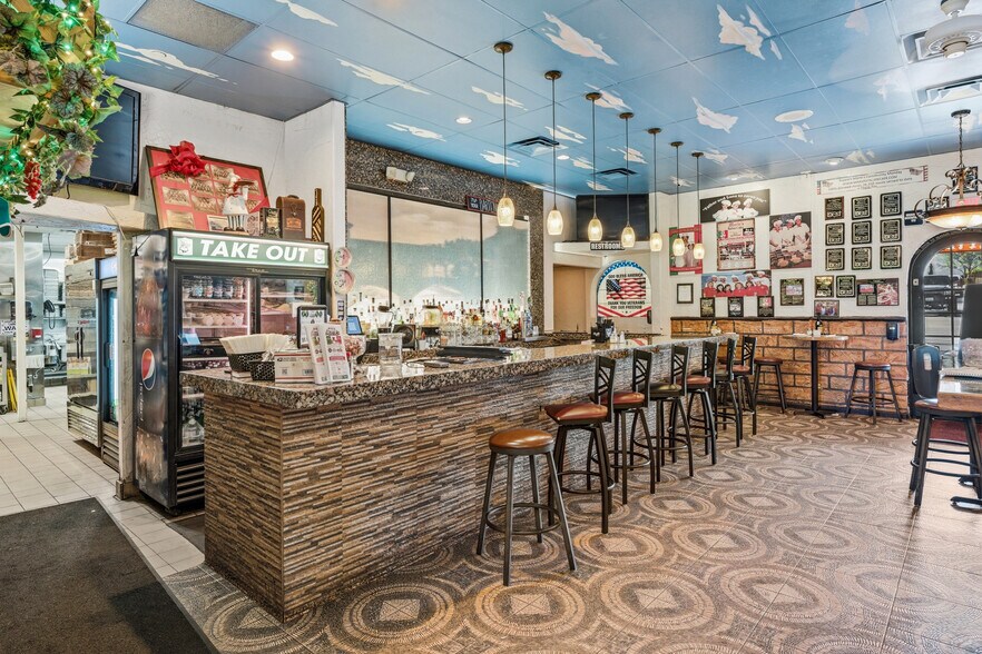 More Photos Of 73155 Highway 111, Palm Desert Restaurant For Sale