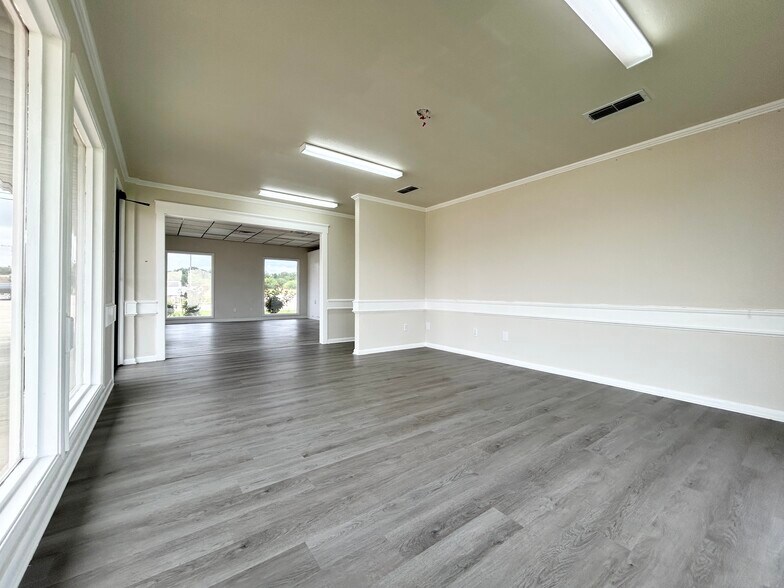 More Photos Of 440 S Hillcrest Dr, Sulphur Springs Medical For Sale