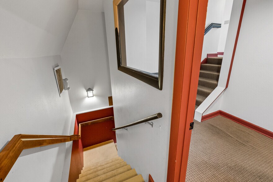 More Photos Of 2711 W College St, Bozeman Restaurant For Sale