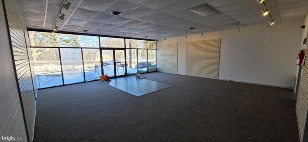More Photos Of 1413 W Market St, Pottsville Freestanding For Sale