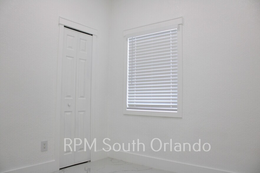 More Photos Of 1245 N Pine Hills Rd, Orlando Office Residential For Lease