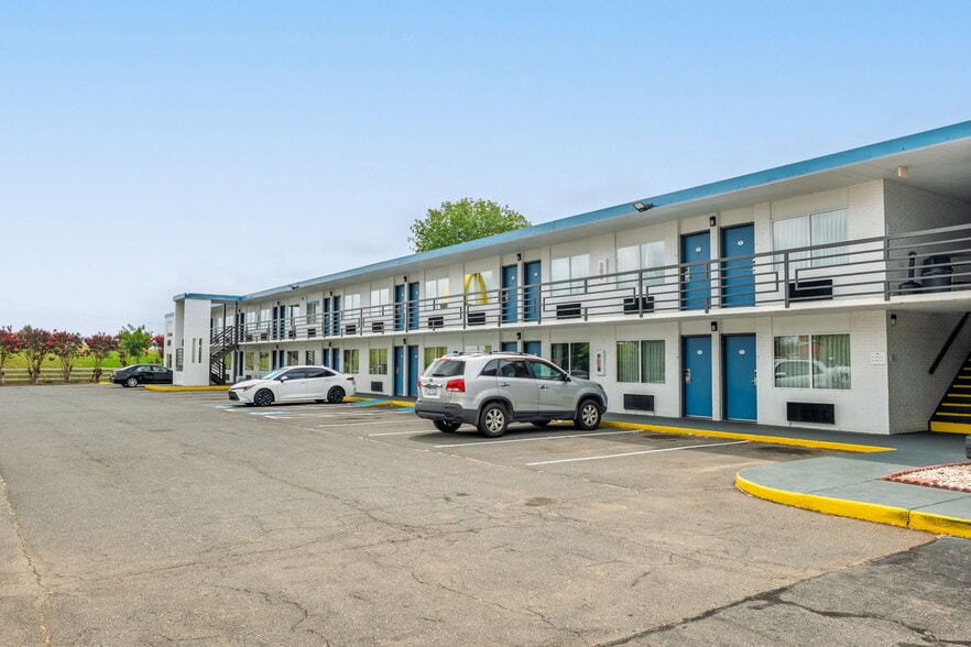 More Photos Of 962 Riverview Rd, Rock Hill Hotel For Sale