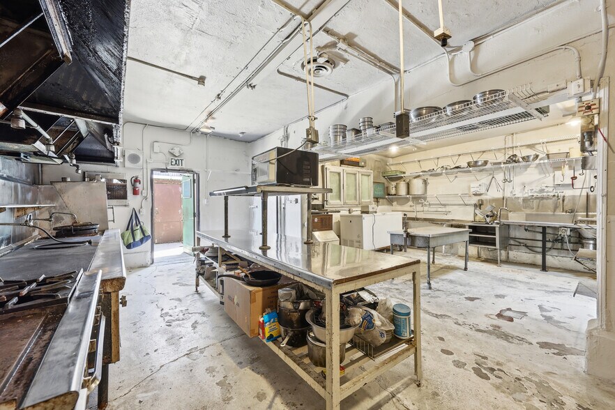 More Photos Of 5582 Atlantic Ave, Long Beach Restaurant For Sale