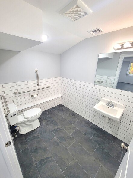 More Photos Of 20 Newton Ave, Sussex Office Residential For Sale