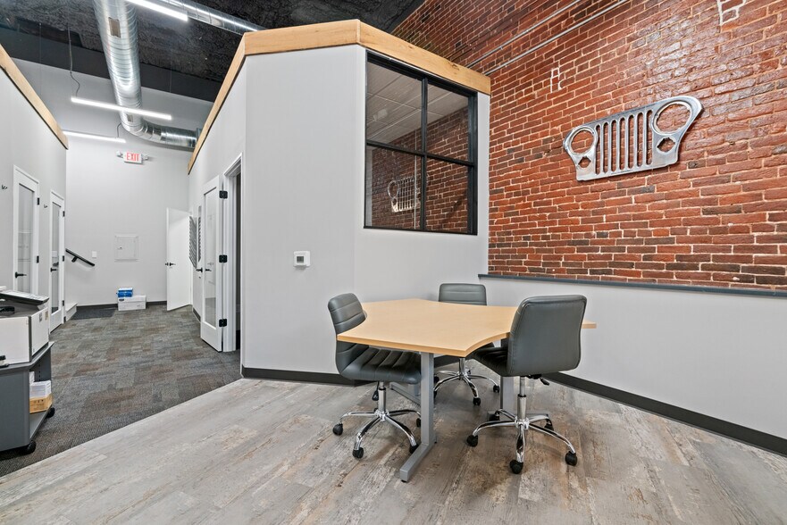 More Photos Of 251 S Main St, Butler Storefront Retail Office For Lease