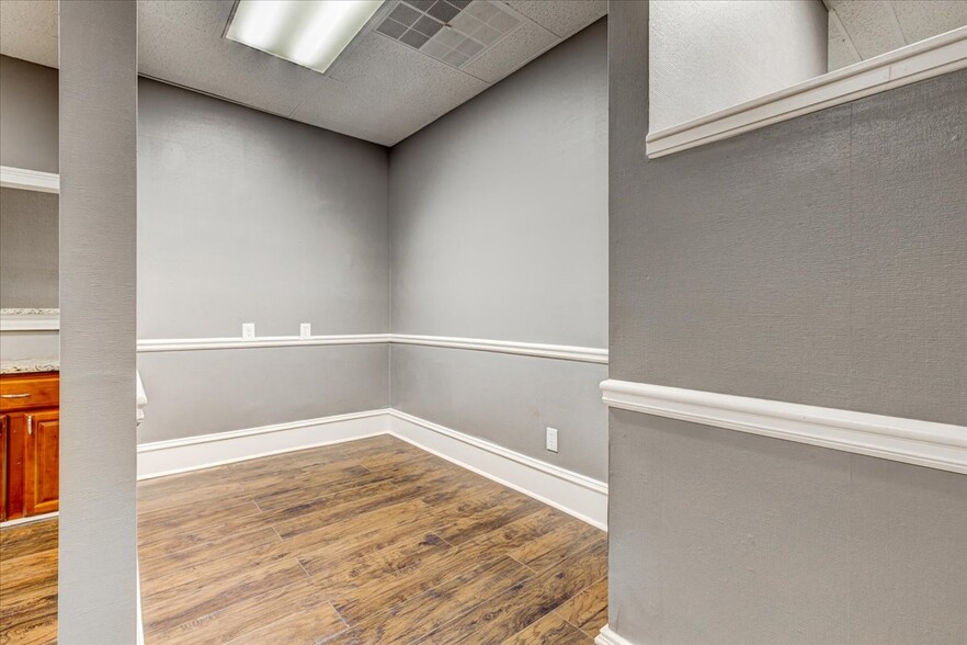 More Photos Of 7175 Jonesboro Rd, Morrow Office For Lease