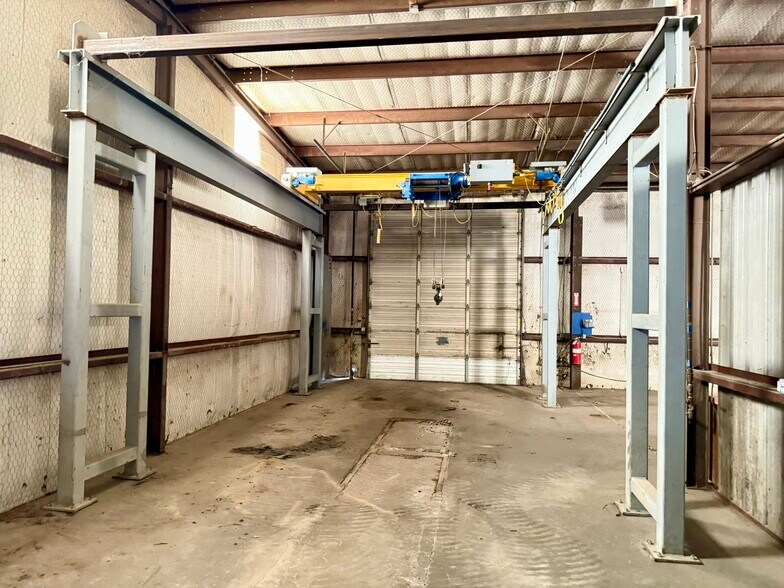 More Photos Of 902 S Main St, Jacksboro Warehouse For Sale