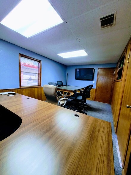 More Photos Of 2614 SW Lee Blvd, Lawton Office For Sale