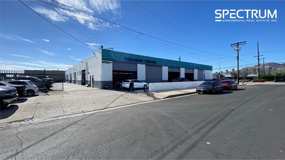 Primary Photo Of 10140-10158 Canoga Ave, Chatsworth Service For Lease