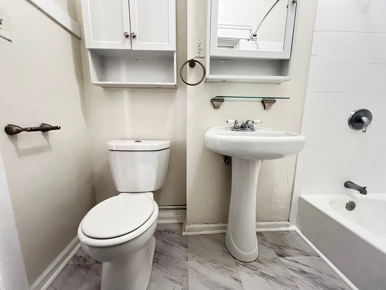 More Photos Of 722 Hartford Ave, Los Angeles Apartments For Sale