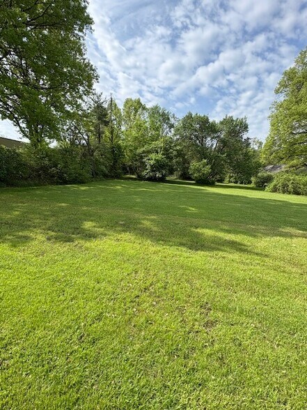 More Photos Of 915 Ohio Pike, Cincinnati Land For Sale