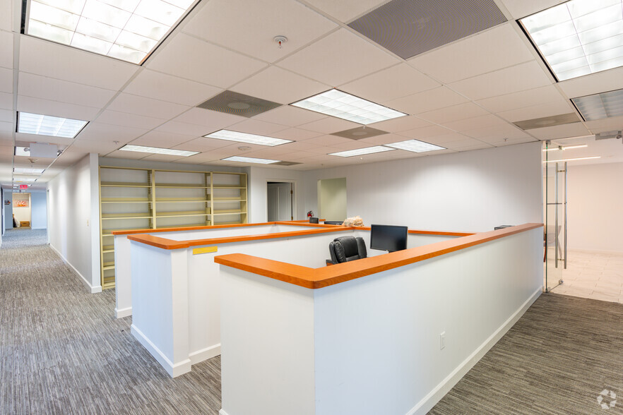 More Photos Of 44 W Flagler St, Miami Office For Lease