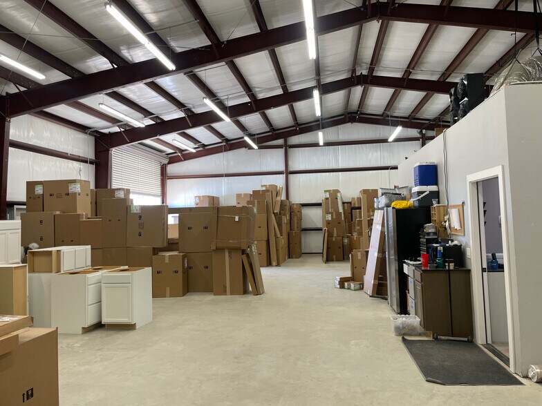 More Photos Of 24468 Hwy 6, Navasota Warehouse For Lease