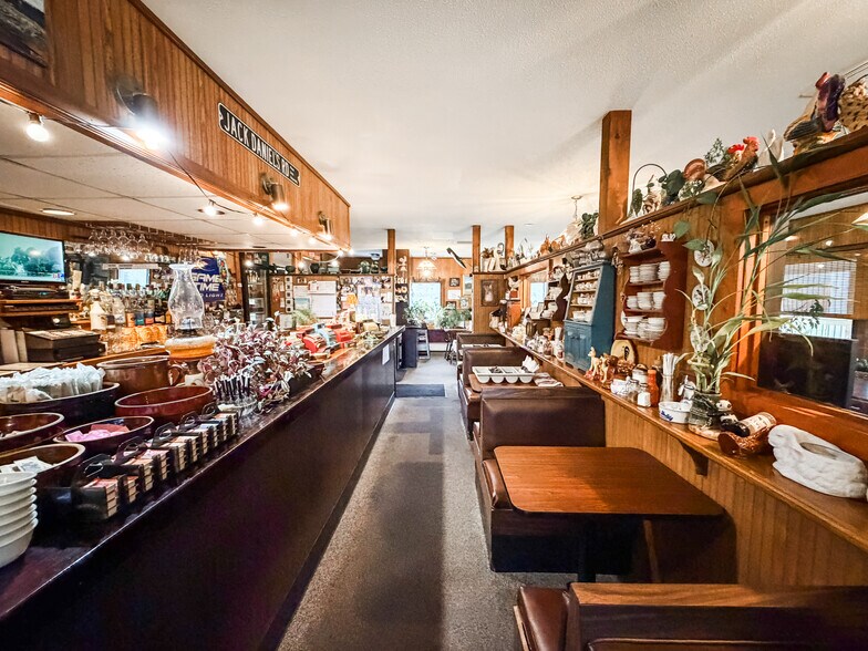 More Photos Of 170 South St, Brooklyn Restaurant For Sale