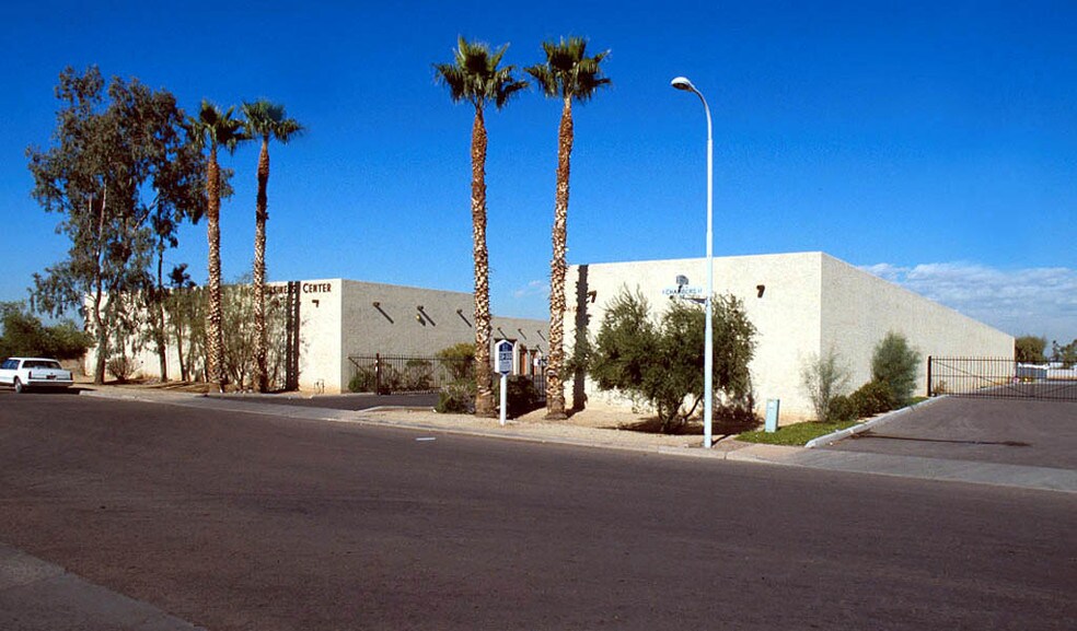 More Photos Of 2450 E Chambers St, Phoenix Warehouse For Lease