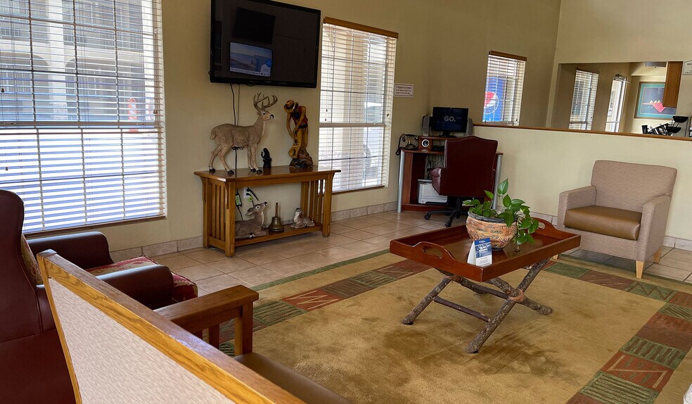 More Photos Of 207 US Highway 77 S, Hallettsville Hotel For Sale