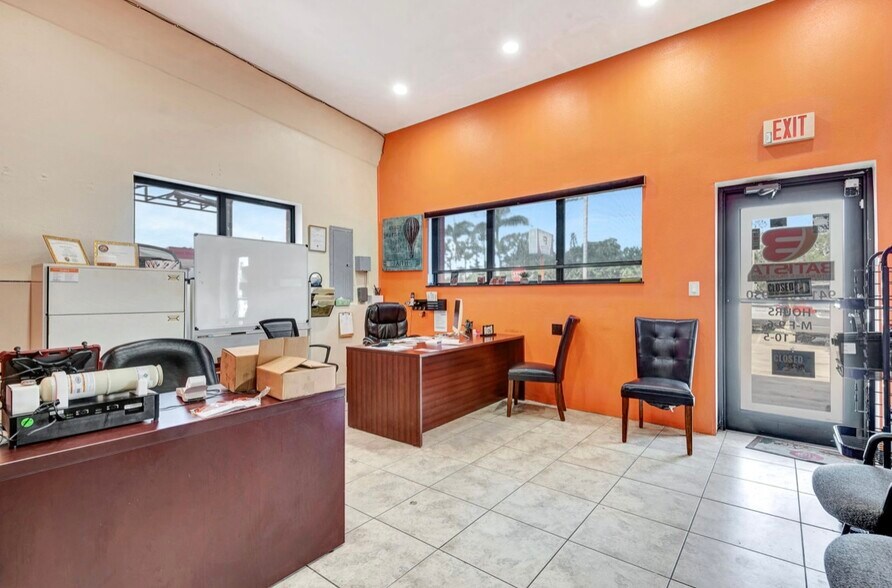 More Photos Of 3000 N Washington Blvd, Sarasota Auto Dealership For Sale
