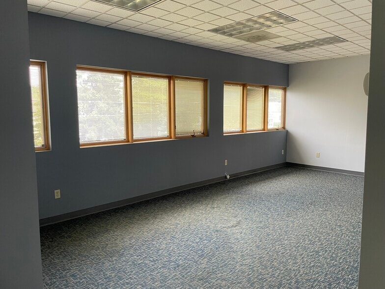 More Photos Of 1735 Central Ave, Albany Office For Sale