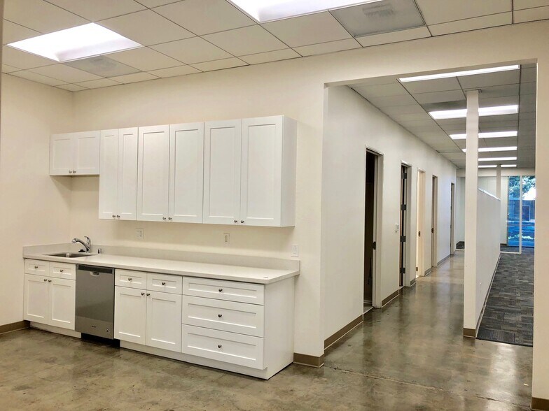 More Photos Of 733-735 N Pastoria Ave, Sunnyvale Light Manufacturing For Lease