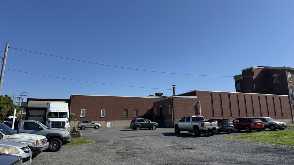 More Photos Of 240 S Main St, Nazareth Flex For Lease