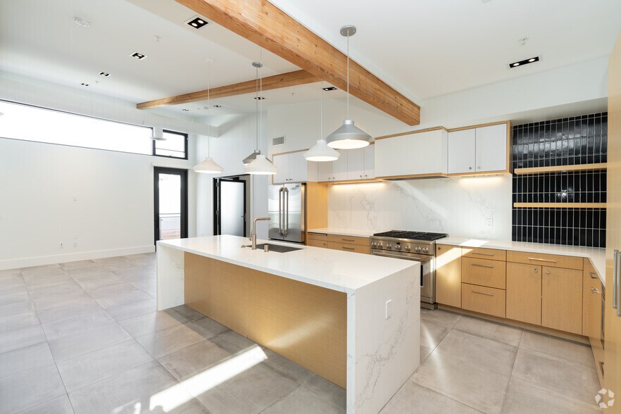 More Photos Of 330 S Cedros Ave, Solana Beach Apartments For Lease