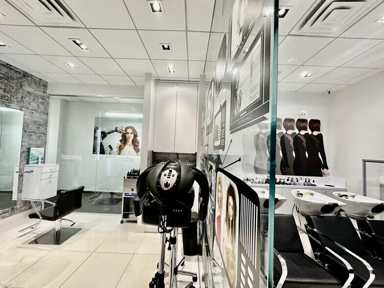 More Photos Of 181 Greenwich Ave, Greenwich General Retail For Sale