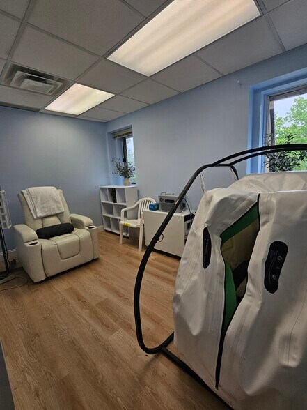More Photos Of 230 Hilton Ave, Hempstead Medical For Sale