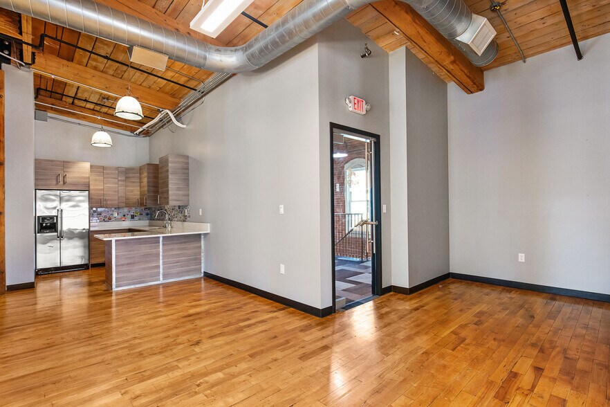 More Photos Of 77 Elm St, Amesbury Loft Creative Space For Lease