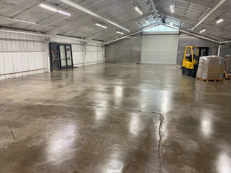 More Photos Of 13586 Central Rd, Apple Valley Unknown For Lease