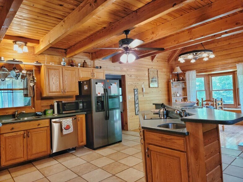 More Photos Of 9545 178th St, Mc Alpin Specialty For Sale