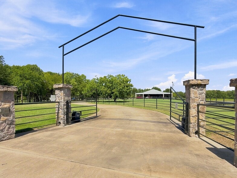 More Photos Of 1276 County Road 3318, Greenville Lodge Meeting Hall For Sale